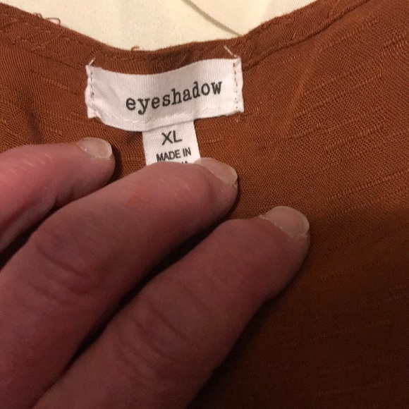 Size xl burnt orange top by eyeshadow - Picture 2 of 4